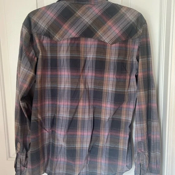 Wrangler Retro Plaid Button-Up Shirt - Picture 4 of 9